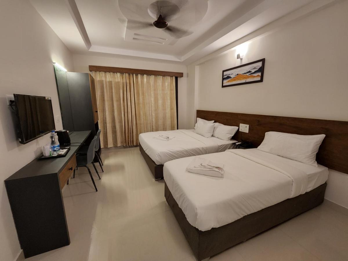 Hotel Park Raama Tirupati Eksteriør bilde